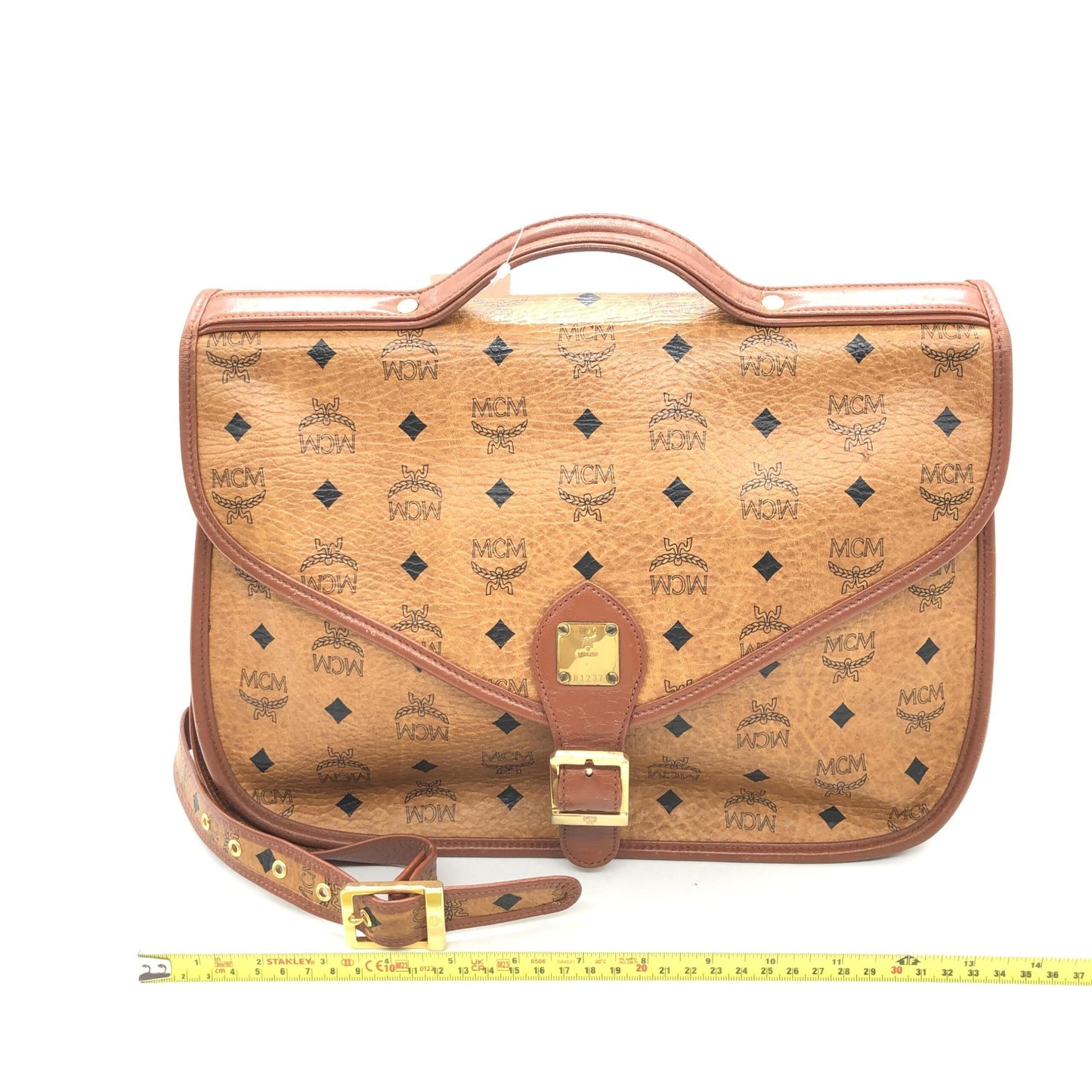 Vesutos Leather Messenger Bag