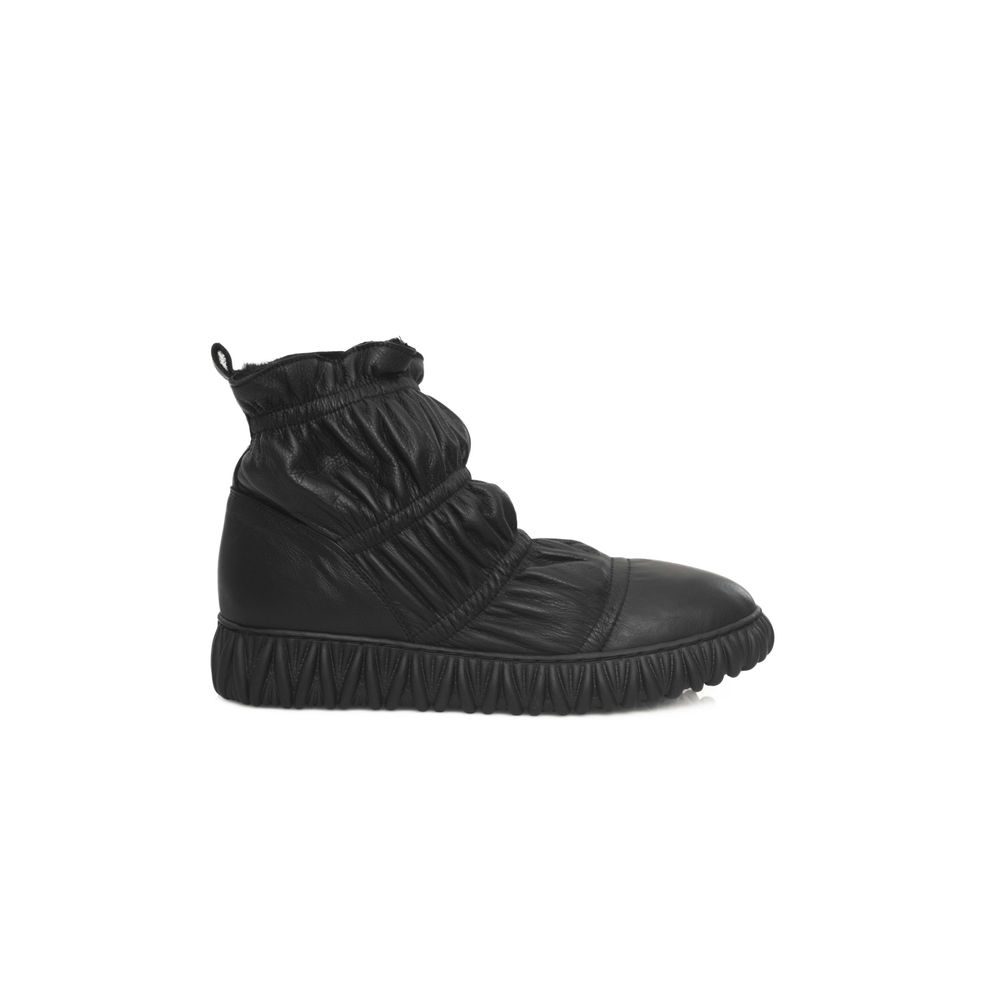 Black Cowhide Women Boot