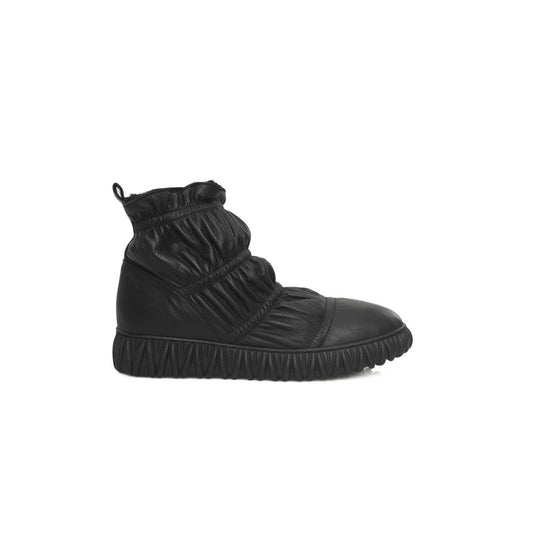 Black Cowhide Women Boot