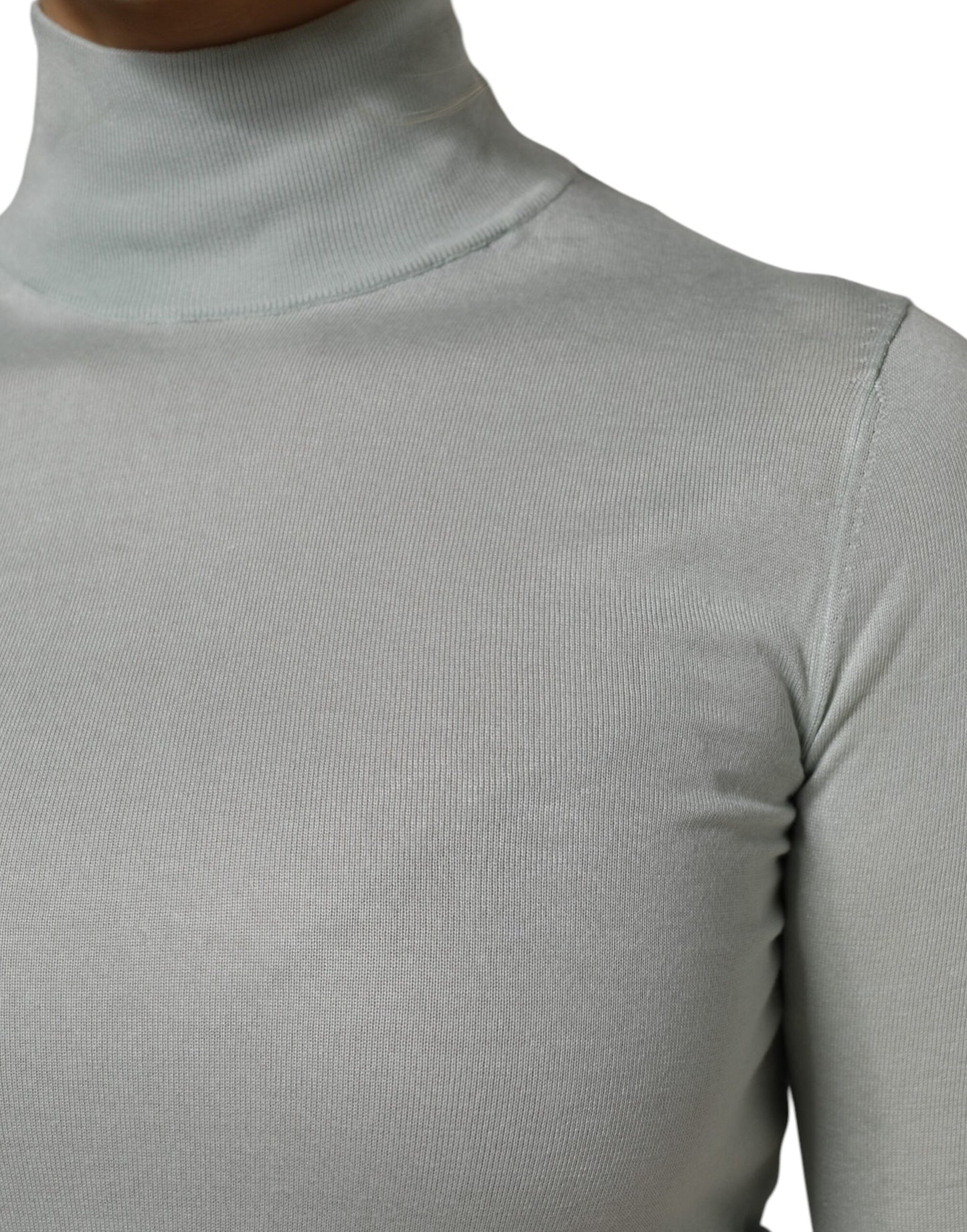 Light Green Silk Turtleneck 3/4 Sleeves Top