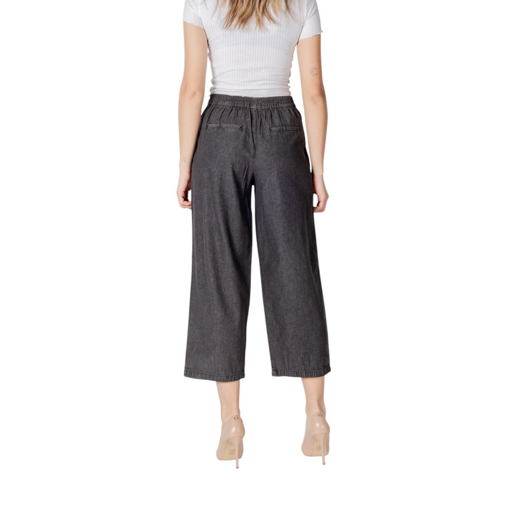 Black Cotton Cropped Jeans